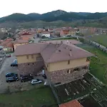 Villaneila فندق 2*